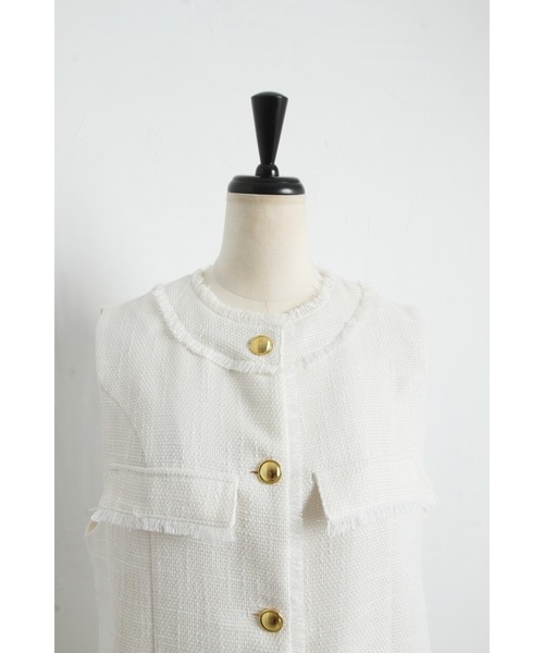 &. NOSTALGIA（アンドドットノスタルジア）の「カラミツイードフリンジジレ（ベスト・レディース・ブラック/アイボリー・FREE）」の4枚目の写真