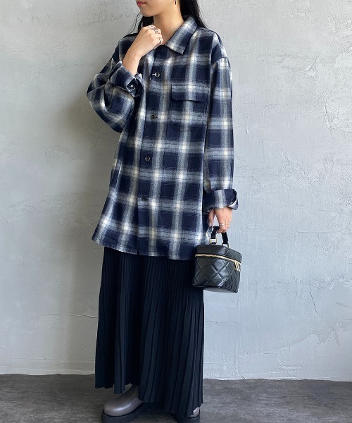 JEANS FACTORY （ジーンズファクトリー）の「[DAN RIVER/ダンリバー] 別注 オーバーサイズ オンブレチェックオープンカラーシャツ（シャツ/ブラウス・レディース・イエロー/レッド/ブルー・M/L）」の4枚目の写真