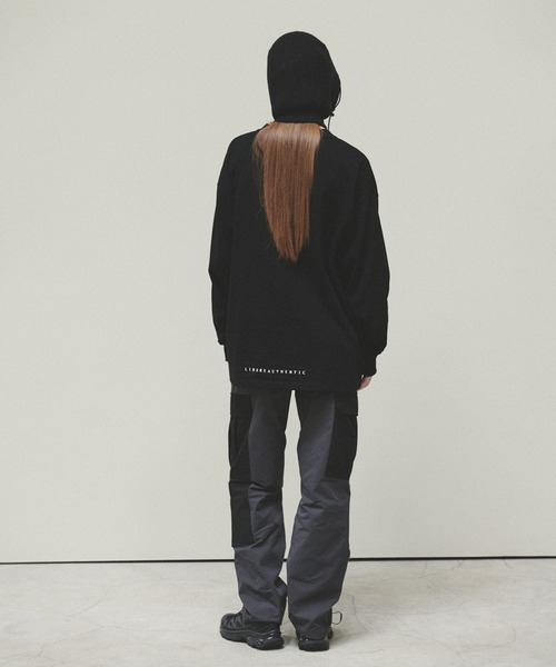 LIBERE（リベーレ）の「LIBERE リベーレ / H LOGO LONGSLEEVE フロントロゴプリントビッグシルエットロンT / 225205-225206（Tシャツ/カットソー・メンズ・ライトグレー/ブラック・MEDIUM/SMALL/LARGE）」の5枚目の写真