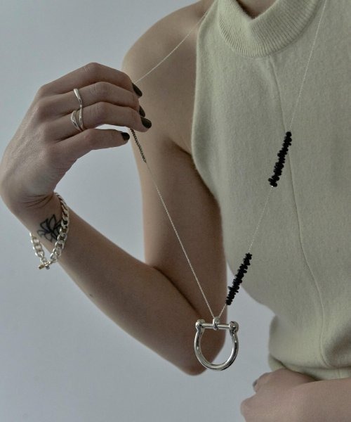 LAPUIS(ラピュイ)の「LAPUIS(ラピュイ)Ring Partsネックレス(ネックレス・レディース・レッド/パープル/ブラック・FREE)」の2枚目の写真