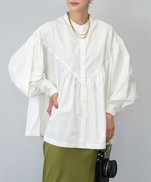 ＡＮＤＪ（アンドジェイ）の「【2022/AW】綿ツイルギャザーブラウス（シャツ/ブラウス・レディース・ホワイト/カーキ/ボルドー/ブラック・M）」の2枚目の写真