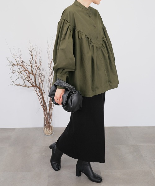 ＡＮＤＪ（アンドジェイ）の「【2022/AW】綿ツイルギャザーブラウス（シャツ/ブラウス・レディース・ホワイト/カーキ/ボルドー/ブラック・M）」の21枚目の写真