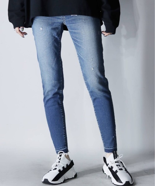 surt（サート）の「SURT/サート/スソホドキスキニーデニム ウィメンズ（デニムパンツ・レディース・ブラック/グレー/その他4・S/M/XS/XXS）」の3枚目の写真