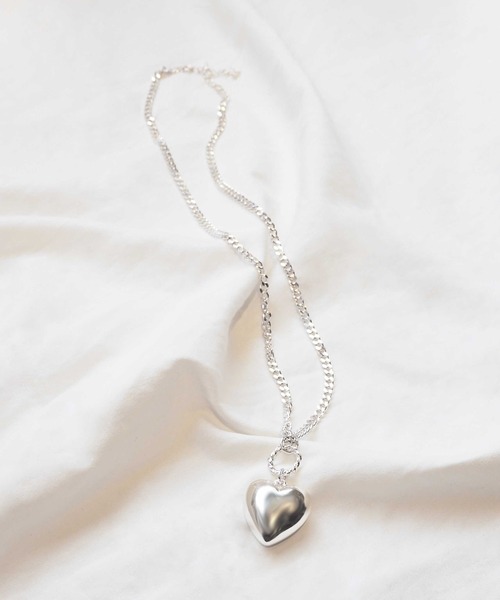 Casselini（キャセリーニ）の「Casselini(キャセリーニ)ビッグハートネックレス（ネックレス・レディース・ホワイト/シルバー/ゴールド/マルチ・FREE）」の2枚目の写真