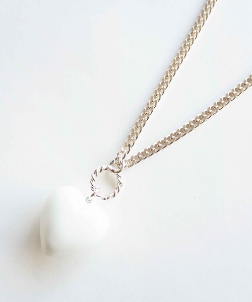 Casselini（キャセリーニ）の「Casselini(キャセリーニ)ビッグハートネックレス（ネックレス・レディース・ホワイト/シルバー/ゴールド/マルチ・FREE）」の6枚目の写真