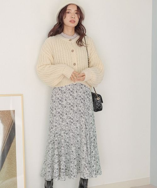 mysty woman(ミスティウーマン)の「ザックリカーデ×キャミワンピセット 173980(ワンピース・レディース・オフホワイト/ブラック/グリーン系その他/グリーン系その他2・FREE)」の5枚目の写真