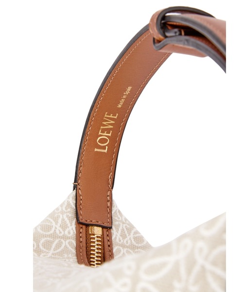 LOEWE（ロエベ）の「キュービィバッグ スモール (アナグラムジャカード