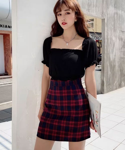 urge：（アージコロン ）の「【URGE：】 チェック柄 台形 ミニスカート（スカート・レディース・ネイビー/ブラック/レッド・SMALL/MEDIUM/LARGE）」の3枚目の写真