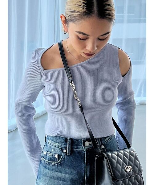 EMODA（エモダ）の「スキンカットラインニット（ニット/セーター・レディース・ブラック/アイボリー/ピンク/パープル・FREE）」の4枚目の写真