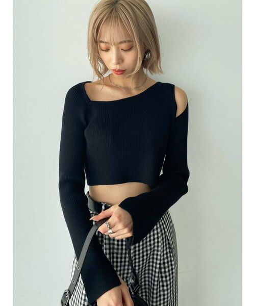 EMODA（エモダ）の「スキンカットラインニット（ニット/セーター・レディース・ブラック/アイボリー/ピンク/パープル・FREE）」の13枚目の写真