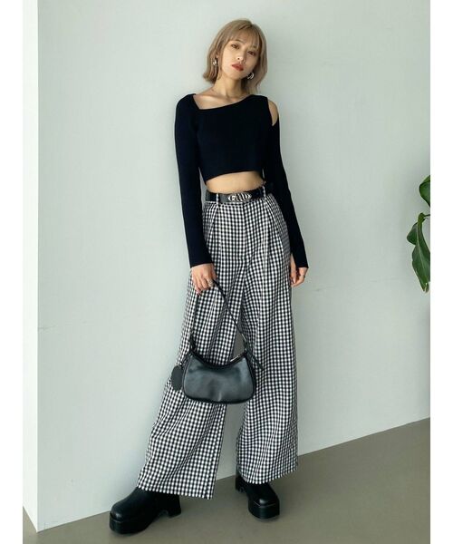 EMODA（エモダ）の「スキンカットラインニット（ニット/セーター・レディース・ブラック/アイボリー/ピンク/パープル・FREE）」の14枚目の写真