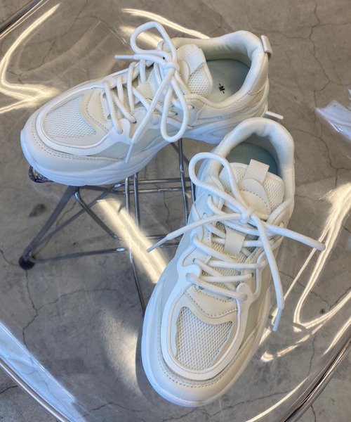 WEGO(ウィゴー)の「WEGO/クリアソールスニーカー(スニーカー・レディース・ブラック/ホワイト/サックスブルー・LARGE/MEDIUM)」の4枚目の写真