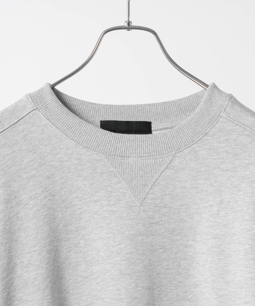 FEKETE（フェケテ）の「OVERSIZED FEKETE SWEATSHIRT / ルーズフィットスウェット（スウェット・メンズ・オレンジ/グレー/オフホワイト・MEDIUM/LARGE）」の15枚目の写真