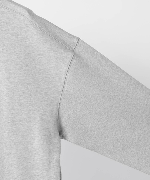 FEKETE（フェケテ）の「OVERSIZED FEKETE SWEATSHIRT / ルーズフィットスウェット（スウェット・メンズ・オレンジ/グレー/オフホワイト・MEDIUM/LARGE）」の16枚目の写真