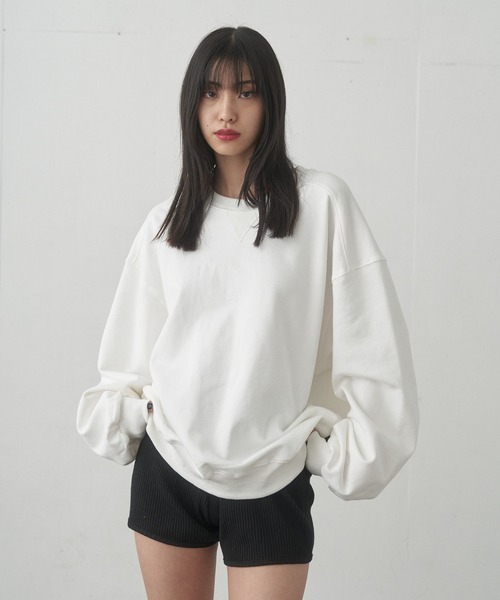 FEKETE（フェケテ）の「OVERSIZED FEKETE SWEATSHIRT / ルーズフィットスウェット（スウェット・メンズ・オレンジ/グレー/オフホワイト・MEDIUM/LARGE）」の4枚目の写真