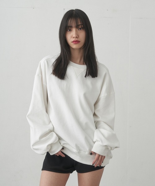 FEKETE（フェケテ）の「OVERSIZED FEKETE SWEATSHIRT / ルーズフィットスウェット（スウェット・メンズ・オレンジ/グレー/オフホワイト・MEDIUM/LARGE）」の5枚目の写真