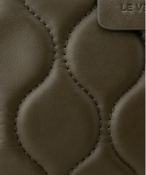 LE VERNIS（ル・ベルニ）の「LE VERNIS(ル・ベルニ)キルティングミニバッグ（ハンドバッグ・レディース・イエロー/オレンジ/カーキ/ブラック/ベージュ・FREE）」の18枚目の写真