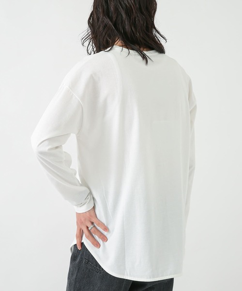 URBAN RESEARCH Sonny Label(アーバンリサーチサニーレーベル)の「『抗菌/防臭』ラウンドヘムロングスリーブTシャツ(Tシャツ/カットソー・メンズ・ホワイト/チャコールグレー/ホワイト系その他・MEDIUM/LARGE)」の13枚目の写真