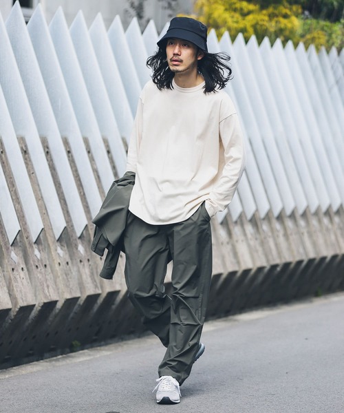 URBAN RESEARCH Sonny Label(アーバンリサーチサニーレーベル)の「『抗菌/防臭』ラウンドヘムロングスリーブTシャツ(Tシャツ/カットソー・メンズ・ホワイト/チャコールグレー/ホワイト系その他・MEDIUM/LARGE)」の4枚目の写真