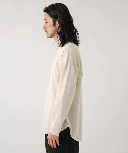 URBAN RESEARCH Sonny Label(アーバンリサーチサニーレーベル)の「『抗菌/防臭』ラウンドヘムロングスリーブTシャツ(Tシャツ/カットソー・メンズ・ホワイト/チャコールグレー/ホワイト系その他・MEDIUM/LARGE)」の8枚目の写真