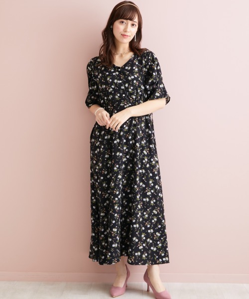 marun(マルン)の「<大きいサイズ> サイドドロストフラワープリントワンピース marun(ワンピース・レディース・ブラック/ピンク・LL/L/3L/4L/5L)」の20枚目の写真