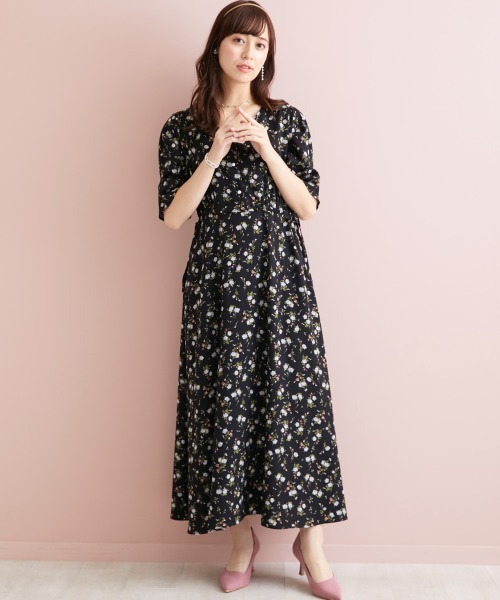 marun(マルン)の「<大きいサイズ> サイドドロストフラワープリントワンピース marun(ワンピース・レディース・ブラック/ピンク・LL/L/3L/4L/5L)」の18枚目の写真