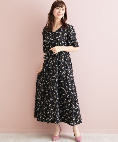 marun(マルン)の「<大きいサイズ> サイドドロストフラワープリントワンピース marun(ワンピース・レディース・ブラック/ピンク・LL/L/3L/4L/5L)」の13枚目の写真