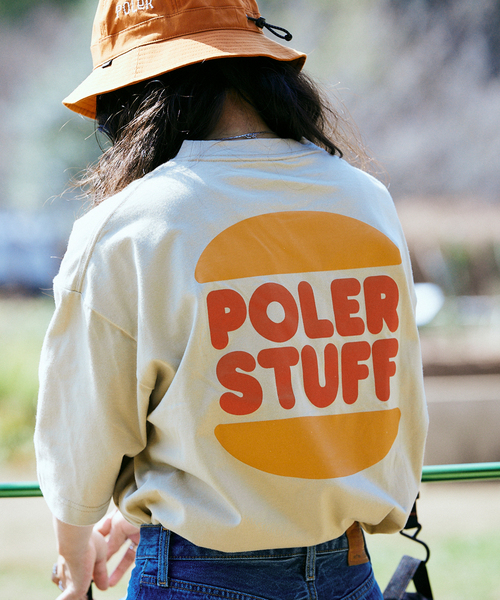 POLeR（ポーラー）の「【POLeR / ポーラー】別注ロゴTEE（Tシャツ/カットソー・メンズ・ホワイト/ブラック/ダークグリーン/ベージュ/カーキ/ピンク・SMALL/MEDIUM/LARGE/X-LARGE）」の3枚目の写真