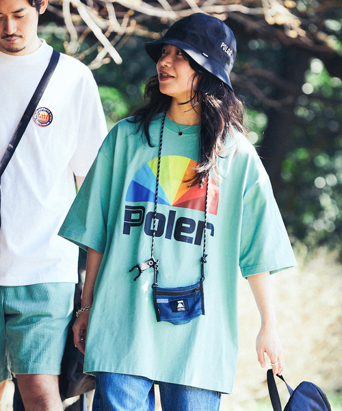 POLeR（ポーラー）の「【POLeR / ポーラー】別注ロゴTEE（Tシャツ/カットソー・メンズ・ホワイト/ブラック/ダークグリーン/ベージュ/カーキ/ピンク・SMALL/MEDIUM/LARGE/X-LARGE）」の4枚目の写真