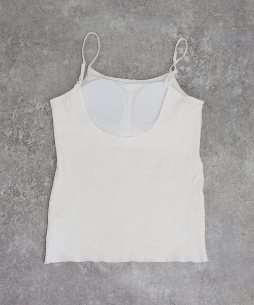 fredy emue（フレディエミュ）の「【fredy emue/フレディエミュ】後ろ開きカップ付きキャミソール（キャミソール・レディース・ブラック/オフホワイト/ベージュ・38）」の6枚目の写真