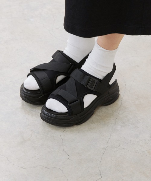 welleg(ウェレッグ)の「厚底 スポーツサンダル(サンダル・レディース・ホワイト/ブラック・S/M/L/LL)」の19枚目の写真