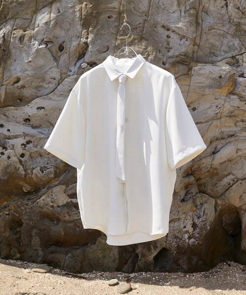 tk.TAKEO KIKUCHI（ティーケータケオキクチ）の「◆【WEB限定】多バリエシャツ（シャツ/ブラウス・メンズ・ホワイト系1/ホワイト系2/ホワイト系3/ブラック系/ブラック系1/ブラック系2/ブルー系1/ブルー系2/ホワイト/ブラック・02/03/01）」の4枚目の写真