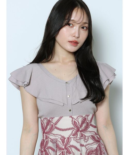 MERCURYDUO（マーキュリーデュオ）の「2WAYラッフルノースリニット（ニット/セーター・レディース・オフホワイト/ブラック/チャコールグレー/レッド/ベビーピンク・FREE）」の5枚目の写真