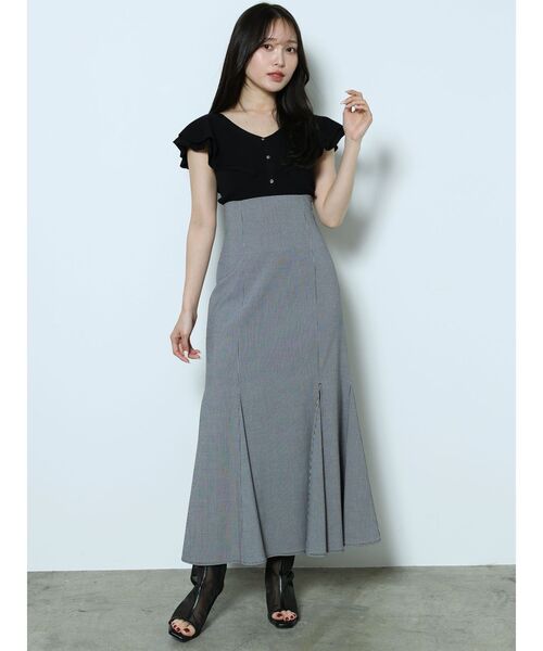 MERCURYDUO（マーキュリーデュオ）の「2WAYラッフルノースリニット（ニット/セーター・レディース・オフホワイト/ブラック/チャコールグレー/レッド/ベビーピンク・FREE）」の6枚目の写真