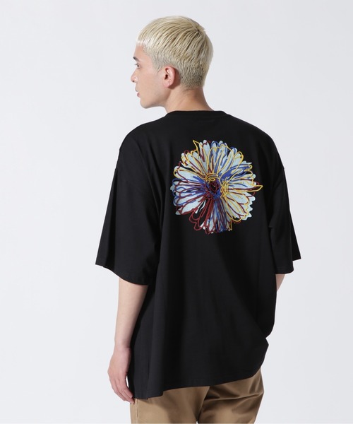 BEAVER(ビーバー)の「B omnivore/ビーオムニボー BIG FLOWER TEE 16/S オープンエンド天竺 Tシャツ(Tシャツ/カットソー・メンズ・ブラック/ホワイト・L/M)」の20枚目の写真