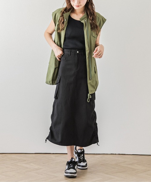 AMELY（エミリー）の「バックスリットカーゴスカート（スカート・レディース・ブラック/ピンク/ホワイト/カーキ・L/M）」の2枚目の写真