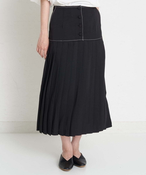 A de a.v.v（アードアー・ヴェ・ヴェ）の「前ボタン開きプリーツ