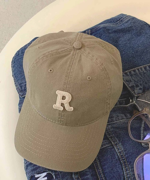 NANEA（ナネア）の「Rロゴ刺繍ベースボールキャップCAP帽子（キャップ・レディース・パープル/ネイビー/イエロー/グリーン/ホワイト/ブラウン/ブラック/ベージュ/オレンジ/ダークグリーン/ワインレッド/ブルー/ライトカーキ/チャコールグレー/モカ・フリー）」の9枚目の写真