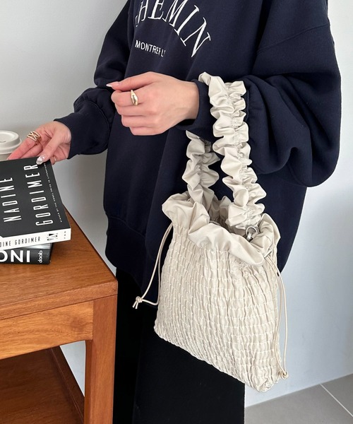 DISCOAT(ディスコート)の「【2WAY/WEB限定】シャーリングドローコードミニショルダーバッグ(ショルダーバッグ・レディース・ブラック/ブラウン/アイボリー・FREE)」の7枚目の写真