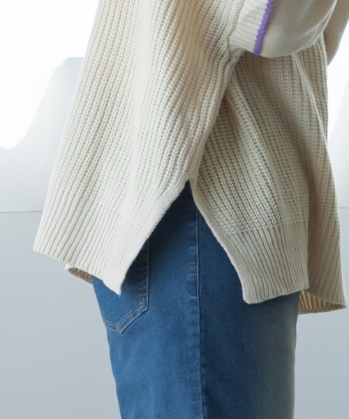 pairmanon（ペアマノン）の「【ママサイズ】モックネック 袖切り替え ニット プルオーバー（ニット/セーター・レディース・ブラウン/ベージュ/アイボリー・FREE）」の4枚目の写真