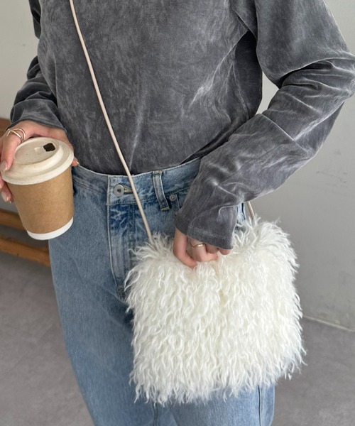 DISCOAT（ディスコート）の「カーリーファーミニショルダーバッグ（ショルダーバッグ・レディース・アイボリー/ベージュ・FREE）」の17枚目の写真