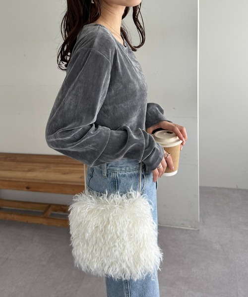 DISCOAT（ディスコート）の「カーリーファーミニショルダーバッグ（ショルダーバッグ・レディース・アイボリー/ベージュ・FREE）」の4枚目の写真