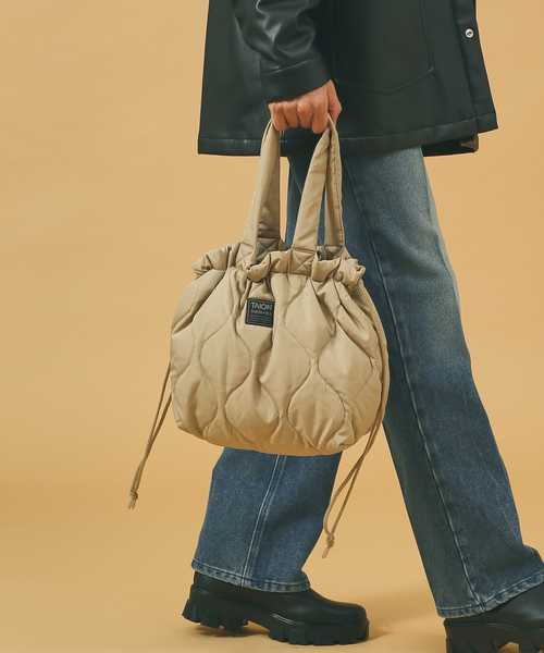 TAION（タイオン）の「【TAION /タイオン】ダウントートバック/ ショルダーバック/DOWN TOTEBAG/-TT02ML-1-M（トートバッグ・メンズ・ダークネイビー/ダークベージュ/カーキ/ブラック・フリー）」の3枚目の写真