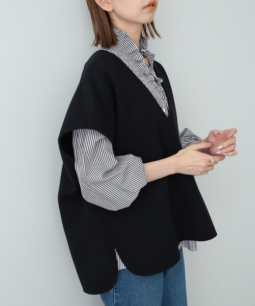 【23年モデル】スローブイエナ Vネックスタンドフリルブラウス ストライプ SLOBE IENA（スローブイエナ）の「《追加》Vネックスタンド