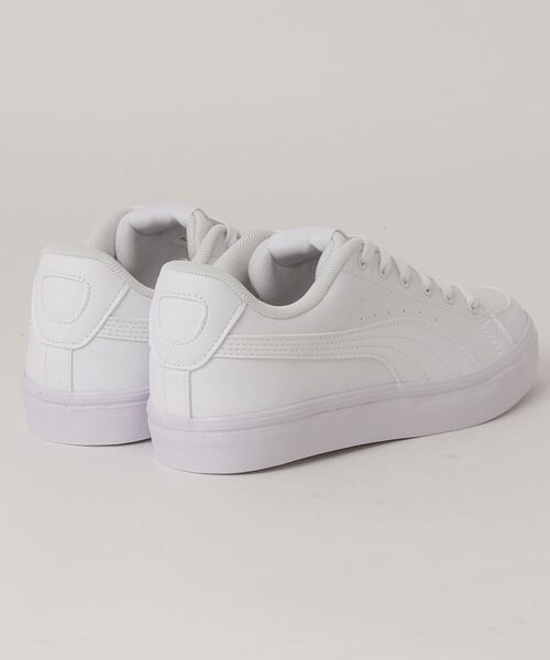 PUMA（プーマ）の「プーマ PUMA プーマ V コート バルク_（スニーカー・メンズ・ホワイト・27.0cm/24.0cm/26.0cm/27.5cm/26.5cm/28.0cm/25.5cm/23.5cm/24.5cm/25.0cm/23.0cm）」の2枚目の写真