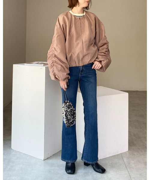She's Closet(シーズクローゼット)の「ノーカラーボリューム袖シャーリングスリーブショートブルゾン(ブルゾン・レディース・ブラック/アイボリー/カーキ/モカ/ピンク・FREE)」の10枚目の写真