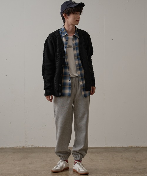 Blue Standard （ブルースタンダード）の「【BLUE STANDARD/ブルースタンダード】　軽量ウォッシャブルアランカーディガン アンチピリング アラン柄 Vネックカーディガン イージーケア（カーディガン/ボレロ・メンズ・ブラック/ブルーグレー/杢グレー/オフホワイト・LARGE/MEDIUM/X-LARGE）」の5枚目の写真