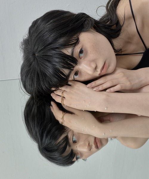 ORLEAN(オルレアン)の「【ORLEAN】 ニュアンスダブルフィンガーリング(リング・レディース・シルバー/ゴールド・フリー)」の8枚目の写真