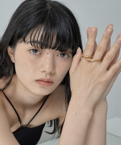 ORLEAN(オルレアン)の「【ORLEAN】 ニュアンスダブルフィンガーリング(リング・レディース・シルバー/ゴールド・フリー)」の15枚目の写真