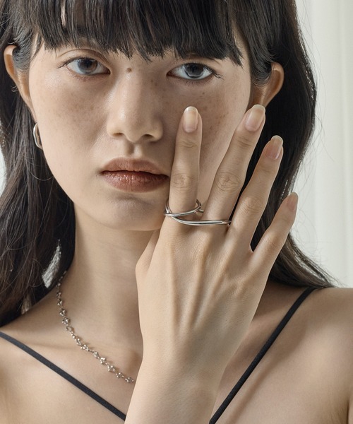 ORLEAN(オルレアン)の「【ORLEAN】 ニュアンスダブルフィンガーリング(リング・レディース・シルバー/ゴールド・フリー)」の12枚目の写真